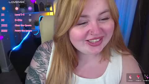 Snapshot of zarareign_ chatting on 03/12/25, 12:20 Lola online show from 03/12/25, 12:20