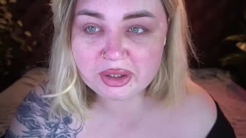 Lola online show from 04/22/26, 08:10