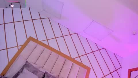 Zara Vesari online show from 03/14/26, 08:03