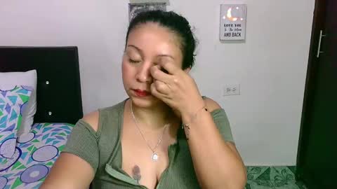 Snapshot of zaray_45bella chatting on 02/23/25, 01:13 zaray online show from 02/23/25, 01:13
