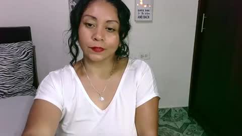 Snapshot of zaray_45bella chatting on 03/06/25, 01:58 zaray online show from 03/06/25, 01:58