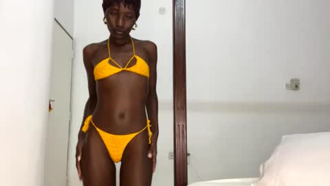 zaria_amara online show from 06/21/26, 06:54