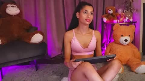 Snapshot of zariaavera chatting on 05/16/26, 12:18 zariaavera online show from 05/16/26, 12:18