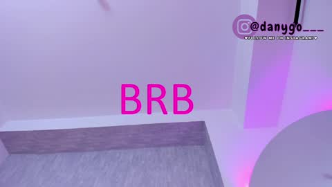 Snapshot of zarianaevanz chatting on 01/28/25, 01:18 Zariana online show from 01/28/25, 01:18