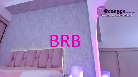 Snapshot of zarianaevanz chatting on 01/29/25, 01:37 Zariana online show from 01/29/25, 01:37