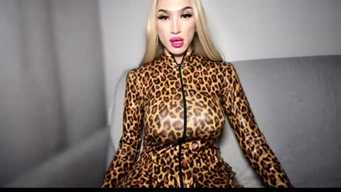 ZARINA online show from 12/09/24, 12:34