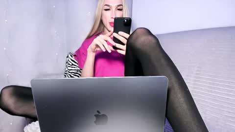 ZARINA online show from 01/09/25, 05:22