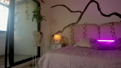 Snapshot of zarinawynne chatting on 11/16/25, 08:25 Zarina Waynne online show from 11/16/25, 08:25