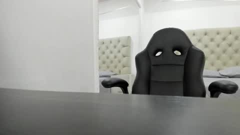 Snapshot of zarinawynne chatting on 11/24/25, 08:19 Zarina Waynne online show from 11/24/25, 08:19