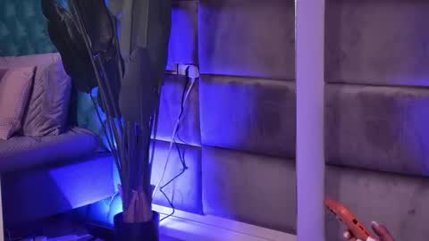 Mira online show from 11/10/25, 04:44