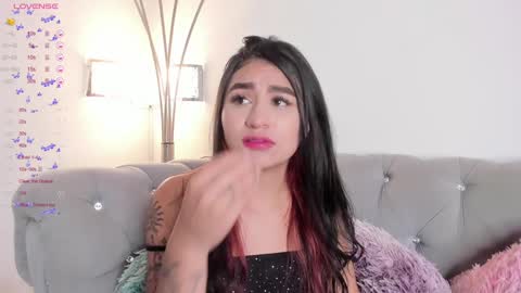 Snapshot of zayda_ chatting on 01/09/25, 11:24 Zayda online show from 01/09/25, 11:24