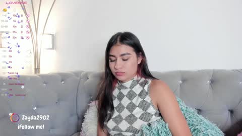 Snapshot of zayda_ chatting on 01/21/25, 01:18 Zayda online show from 01/21/25, 01:18