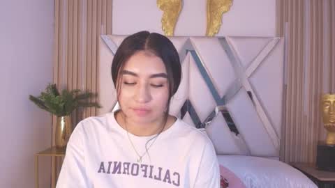 Snapshot of zayda_ chatting on 10/10/25, 03:11 Zayda online show from 10/10/25, 03:11