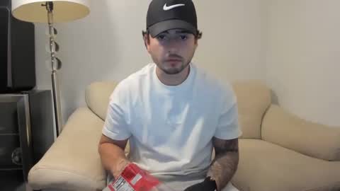 Snapshot of zaylanez chatting on 01/07/25, 02:10 Zay lanez online show from 01/07/25, 02:10