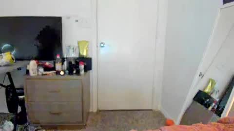 Snapshot of zaylanez chatting on 01/15/25, 04:15 Zay lanez online show from 01/15/25, 04:15