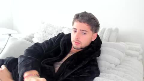 Snapshot of zaylanez chatting on 11/04/25, 06:29 Zay lanez online show from 11/04/25, 06:29