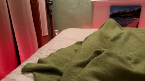 Snapshot of zayne26 chatting on 10/22/25, 10:48 zayne26 online show from 10/22/25, 10:48