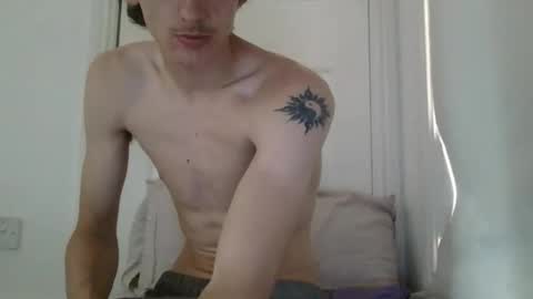 Snapshot of zaynemercer69 chatting on 05/27/26, 01:52 zayne online show from 05/27/26, 01:52