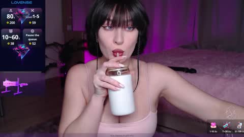 Snapshot of zemeee chatting on 02/16/25, 07:05 Clary online show from 02/16/25, 07:05