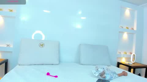 Zenda Evans online show from 03/06/25, 03:46