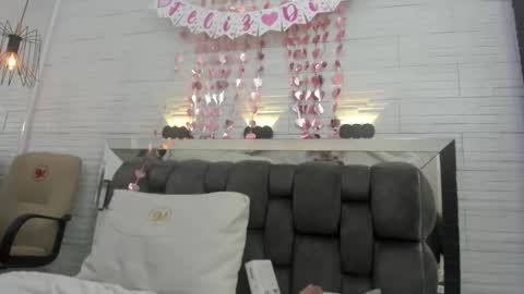 Zenda Evans online show from 02/07/26, 10:30