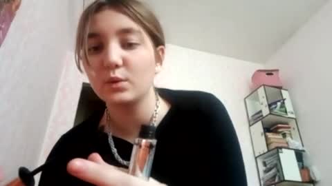 zeniabrossoit online show from 04/19/26, 11:09