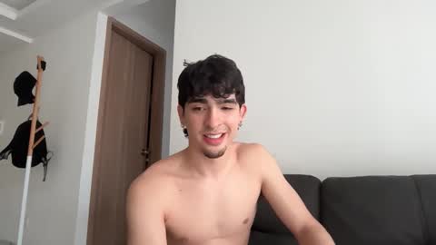 Zenn online show from 10/23/25, 02:49