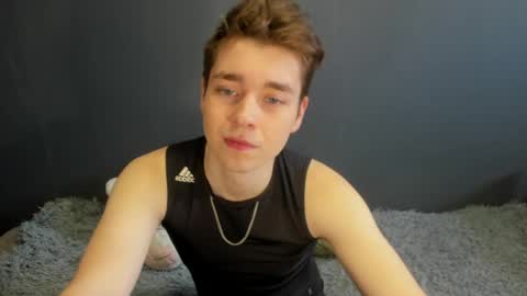 Snapshot of zeriixx chatting on 04/13/26, 02:50 Ethan online show from 04/13/26, 02:50