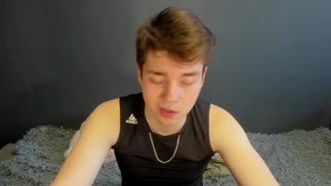 Snapshot of zeriixx chatting on 04/14/26, 01:55 Ethan online show from 04/14/26, 01:55