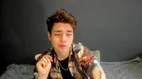 Snapshot of zeriixx chatting on 04/19/26, 02:22 Ethan online show from 04/19/26, 02:22