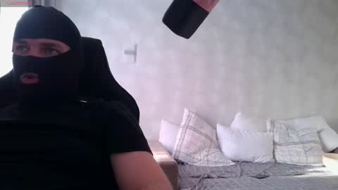 Snapshot of zeropolka18 chatting on 04/27/26, 03:10 Ru Angel online show from 04/27/26, 03:10