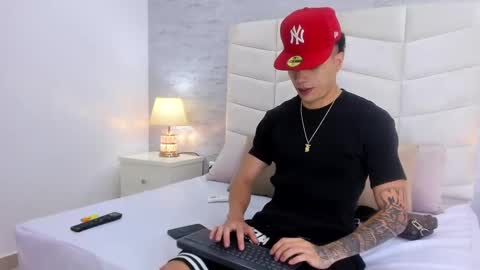 Sebas online show from 10/08/25, 03:26