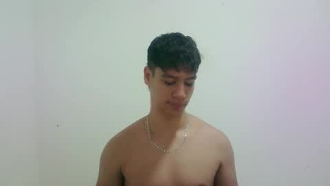 zeus_183 online show from 10/04/25, 01:47