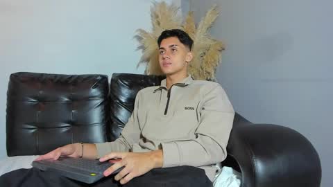 Zeus Brant online show from 04/21/26, 01:39