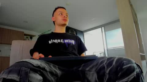 zeus online show from 11/03/25, 08:10