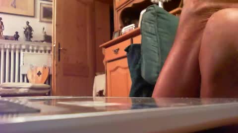 zevioo77 online show from 09/30/25, 05:18
