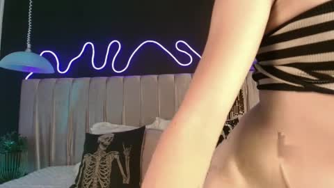 zhally_dee online show from 04/10/26, 08:02