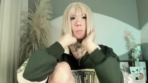 Snapshot of zhally_dee chatting on 06/04/26, 11:49 zhally_dee online show from 06/04/26, 11:49