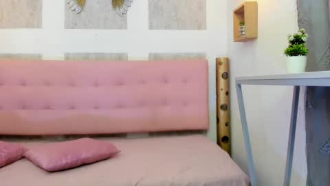 ZHAMIRA  ANDRES online show from 01/10/26, 08:54