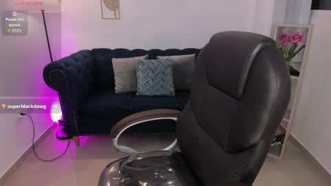 Snapshot of zharaa_fox chatting on 05/05/26, 04:09 Zhara online show from 05/05/26, 04:09