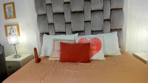 zharia_lux25 online show from 02/11/26, 11:37