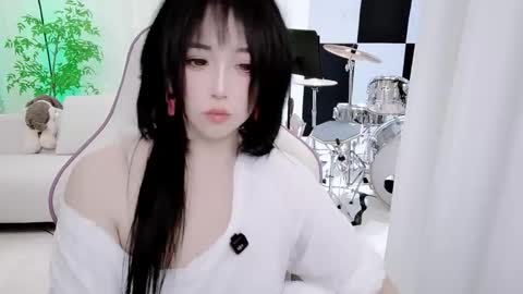 zhen online show from 11/18/25, 03:49