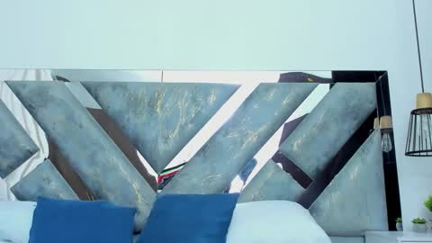 zia online show from 11/19/25, 10:04