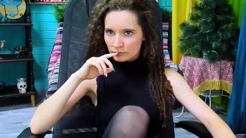 Snapshot of zianichols chatting on 01/20/25, 06:43 zianichols online show from 01/20/25, 06:43