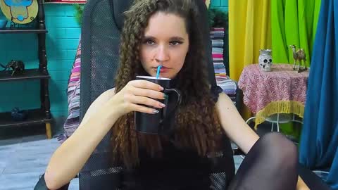 Snapshot of zianichols chatting on 01/22/25, 01:11 zianichols online show from 01/22/25, 01:11