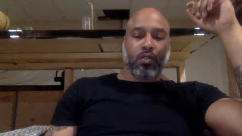 Snapshot of zionlion22 chatting on 02/18/25, 01:21 zionlion22 online show from 02/18/25, 01:21