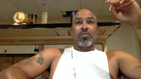 Snapshot of zionlion22 chatting on 09/23/25, 02:36 zionlion22 online show from 09/23/25, 02:36