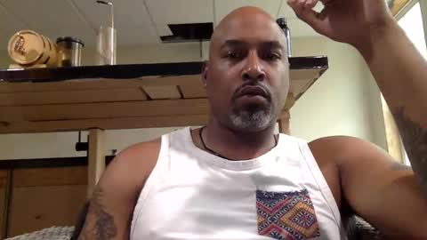 Snapshot of zionlion22 chatting on 10/18/25, 03:02 zionlion22 online show from 10/18/25, 03:02