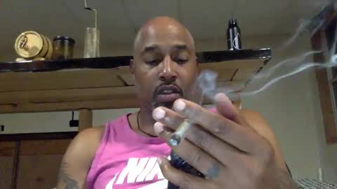 Snapshot of zionlion22 chatting on 10/22/25, 02:01 zionlion22 online show from 10/22/25, 02:01