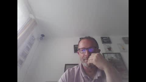 Snapshot of zippi55 chatting on 09/21/25, 09:44 Zippi online show from 09/21/25, 09:44